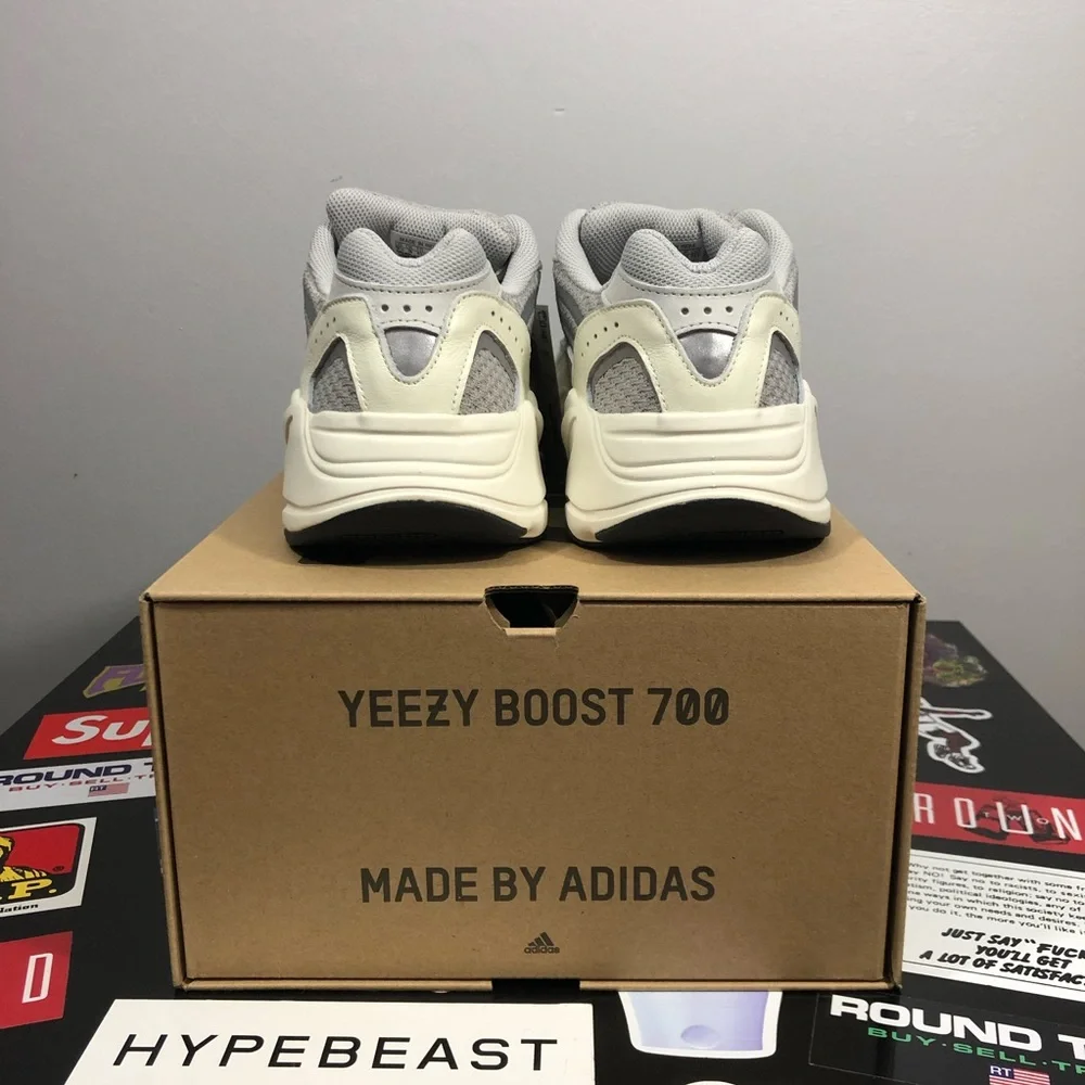 Yeezy Boost 700 V2 Static - Picture 5 of 10